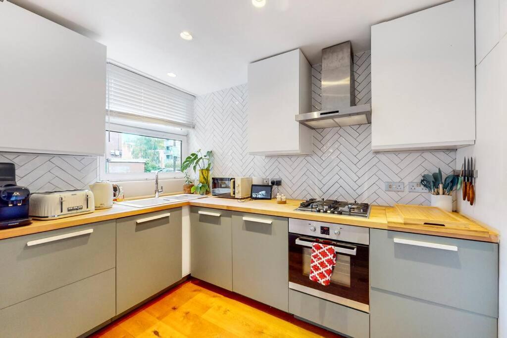 Charming 2-Bedroom Maisonette With Private Garden London Exterior foto